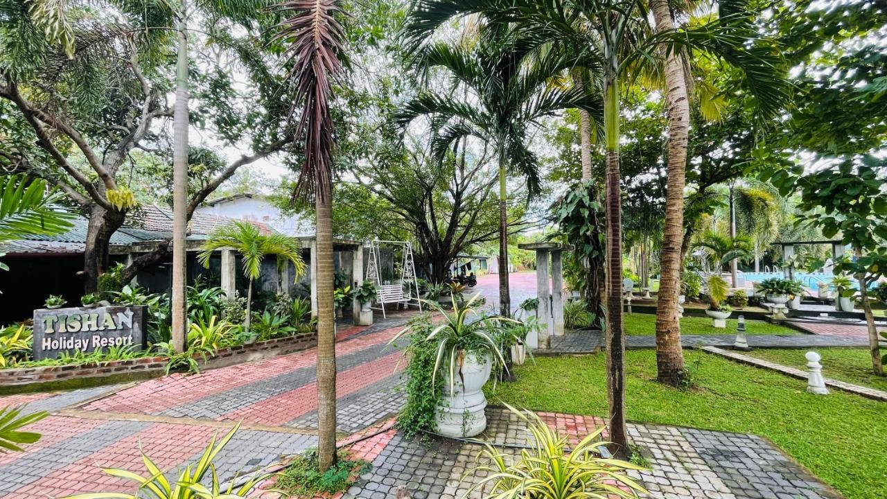 Tishan Holiday Resort 폴로나루와 외부 사진