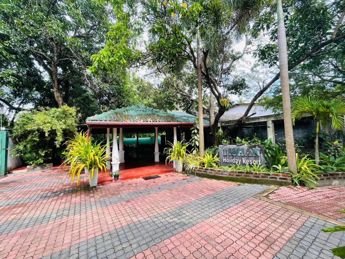 Tishan Holiday Resort 폴로나루와 외부 사진