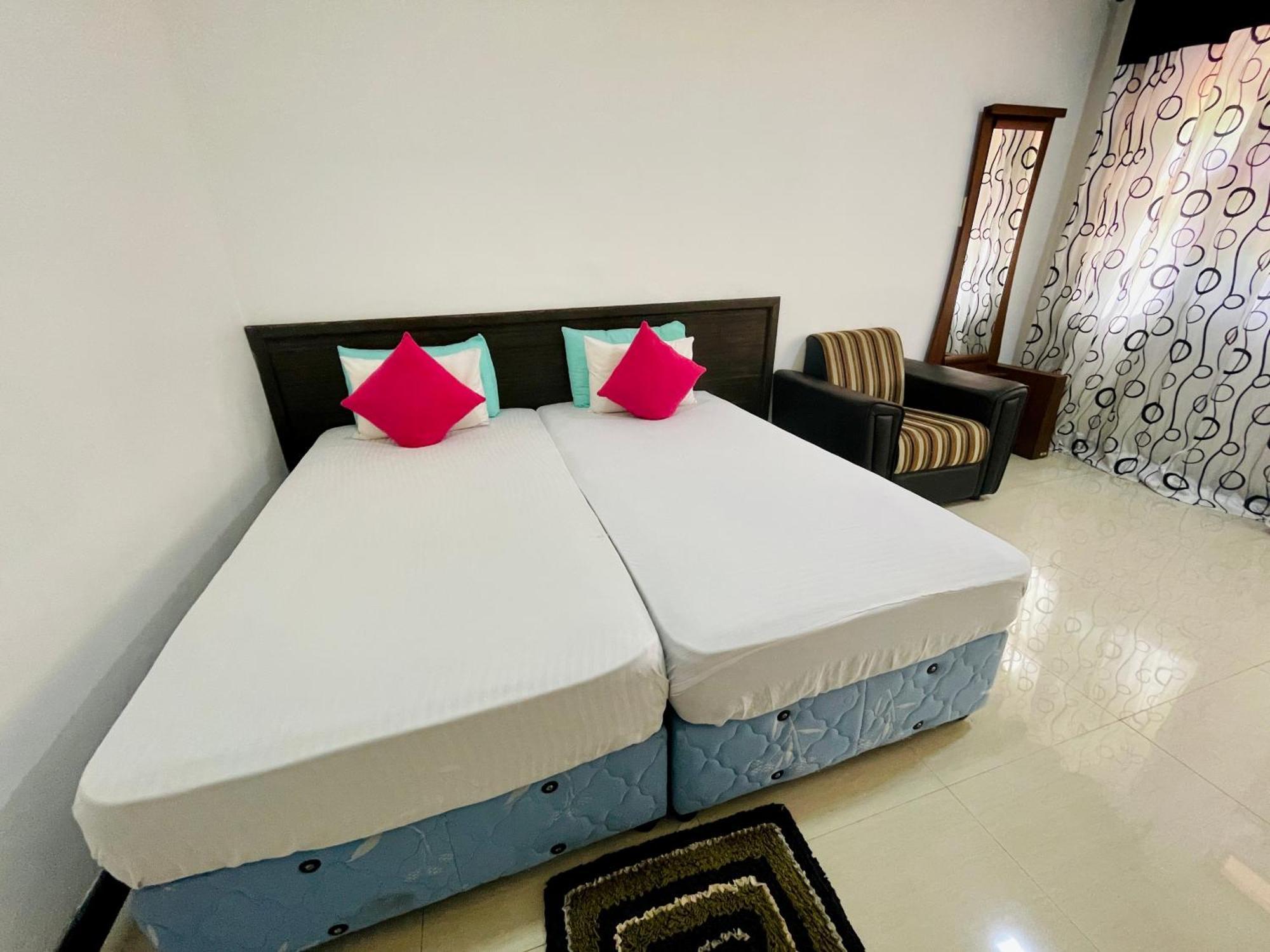 Tishan Holiday Resort 폴로나루와 객실 사진
